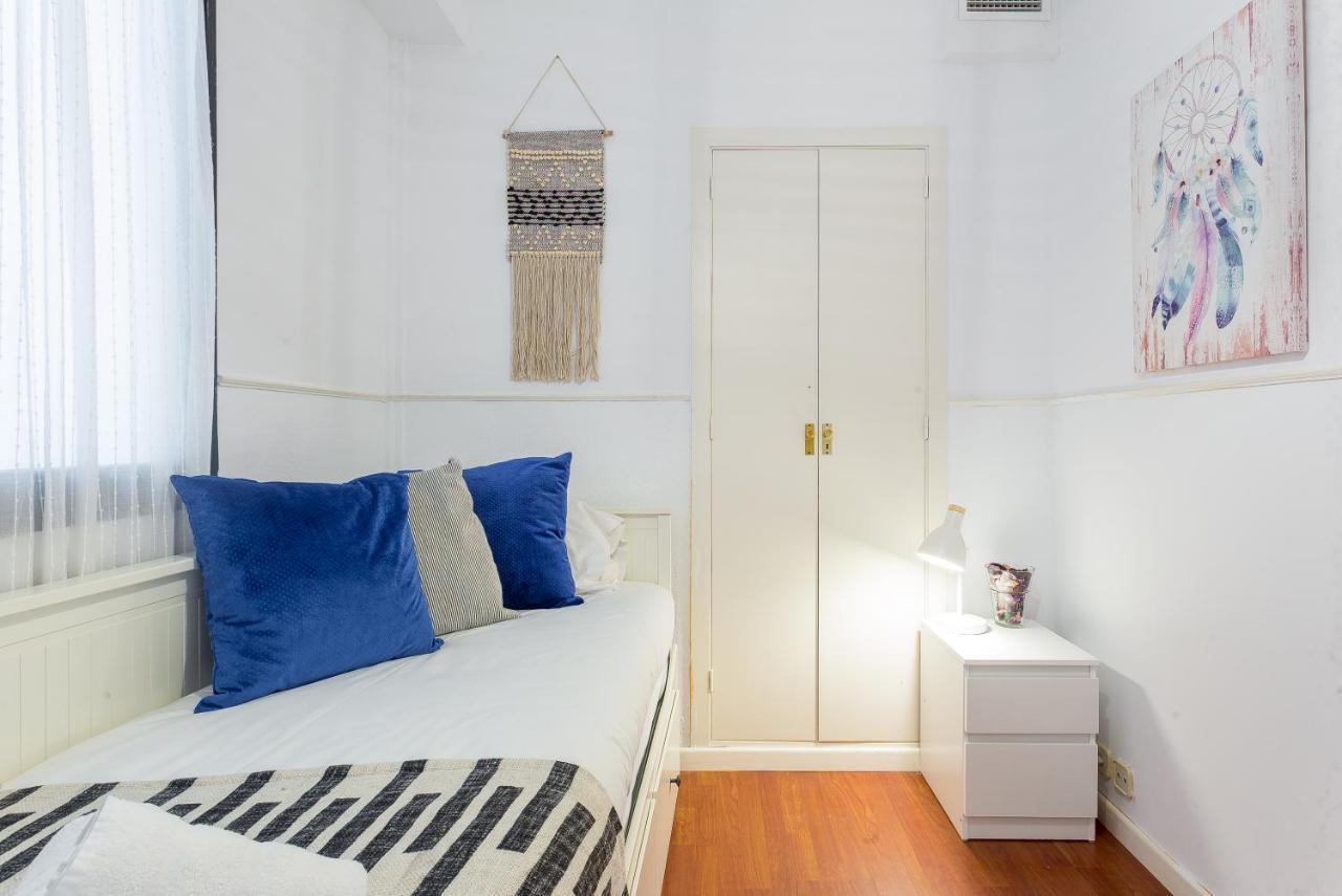 Lodging Apartments Illa Diagonal 바르셀로나 외부 사진
